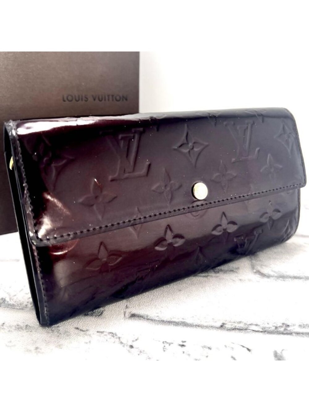 Louis Vuitton Vernis Portefeuille Sarah Monogram Wallet
